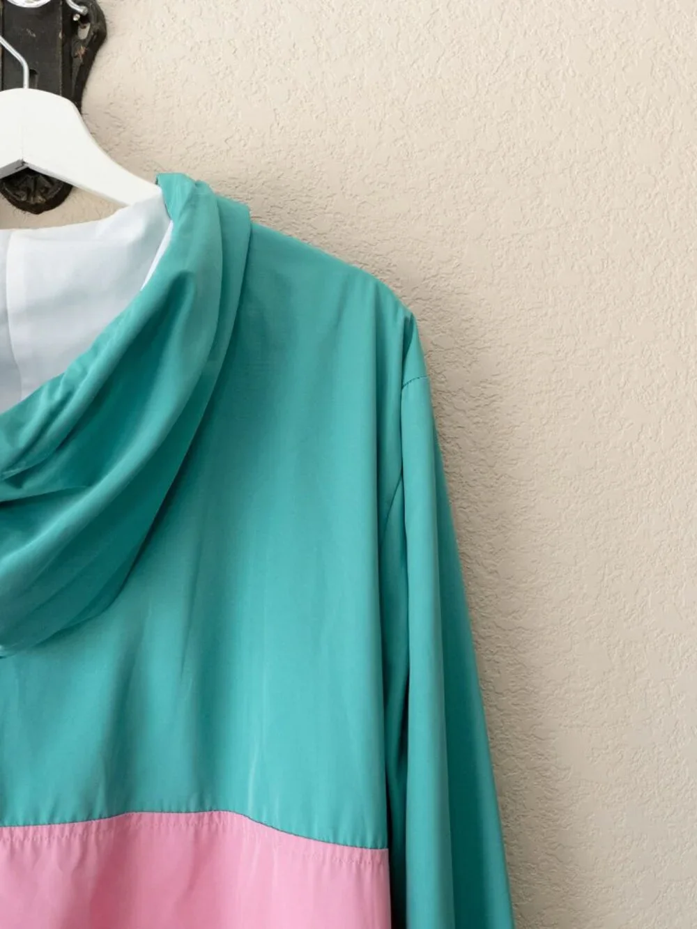 Forever 21 Windbreaker Womens L Pink Turquoise Colorblock Hooded Jacket Y2K